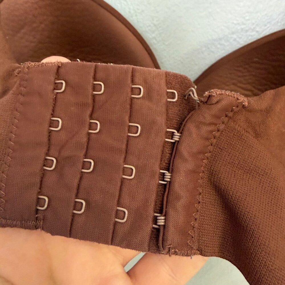 TRUEKIND supportive comfort wireless shaping bra in chocolate size XL - Picture 4 of 6